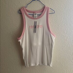 Pink tank/cropped